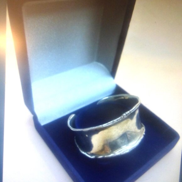 Expired 35.5g Wide SILPADA BRACELET Sterling Silver Cuff Bracelet .925 Silpada - Picture 1 of 16